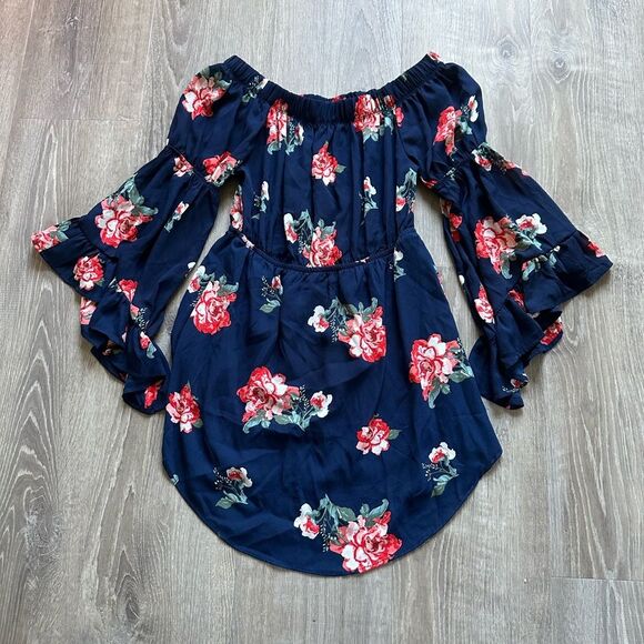 love J Dresses & Skirts - Love J floral bell sleeve off shoulder dress NWT Size Large